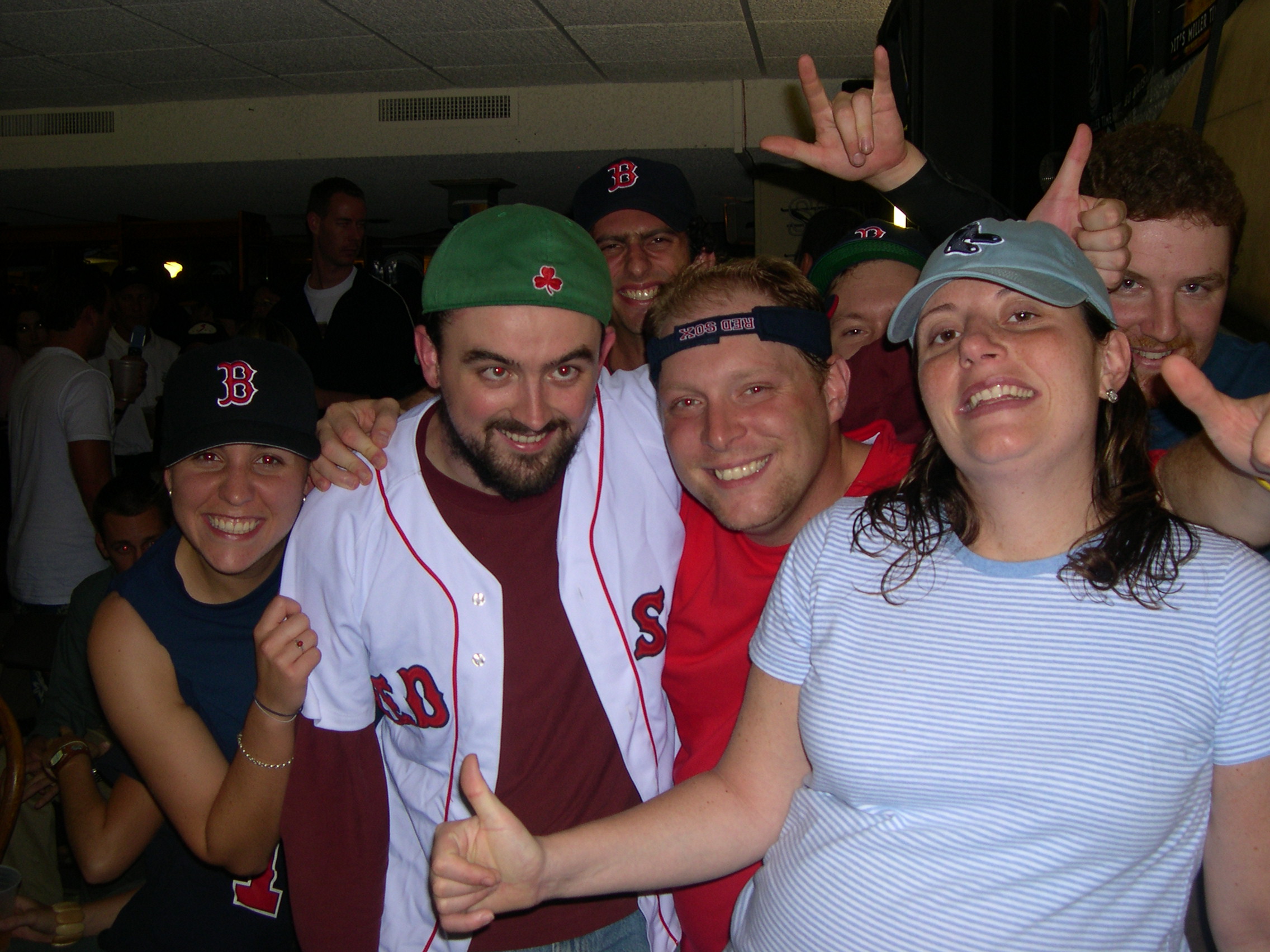 <a href="http://edward.oconnor.cx/lj/2004/11-04/2004-alcs-game7-1.jpg">edward.oconnor.cx/lj/2004/11-04/2004-alcs-game7-1.jpg</a>