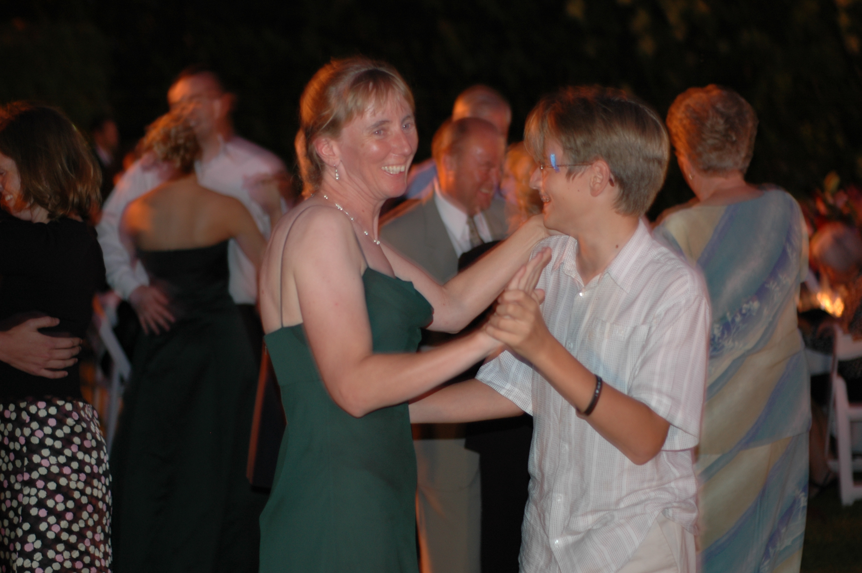 Rebecca & Vincent dancing