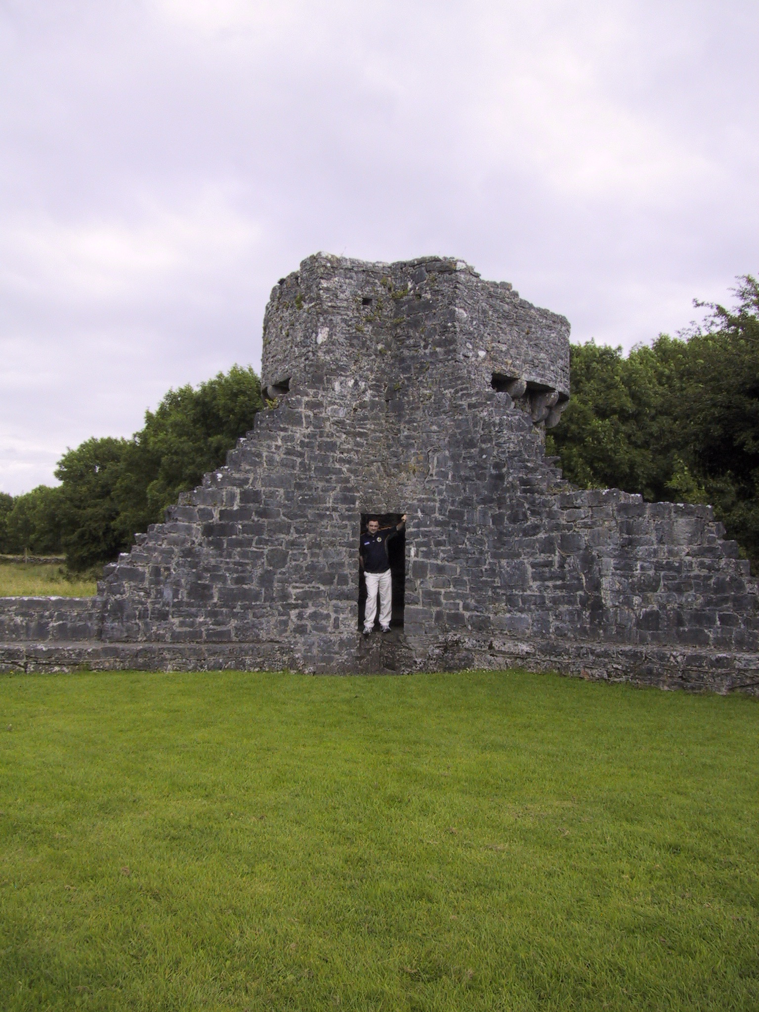 corner tower thing, Aughnanure