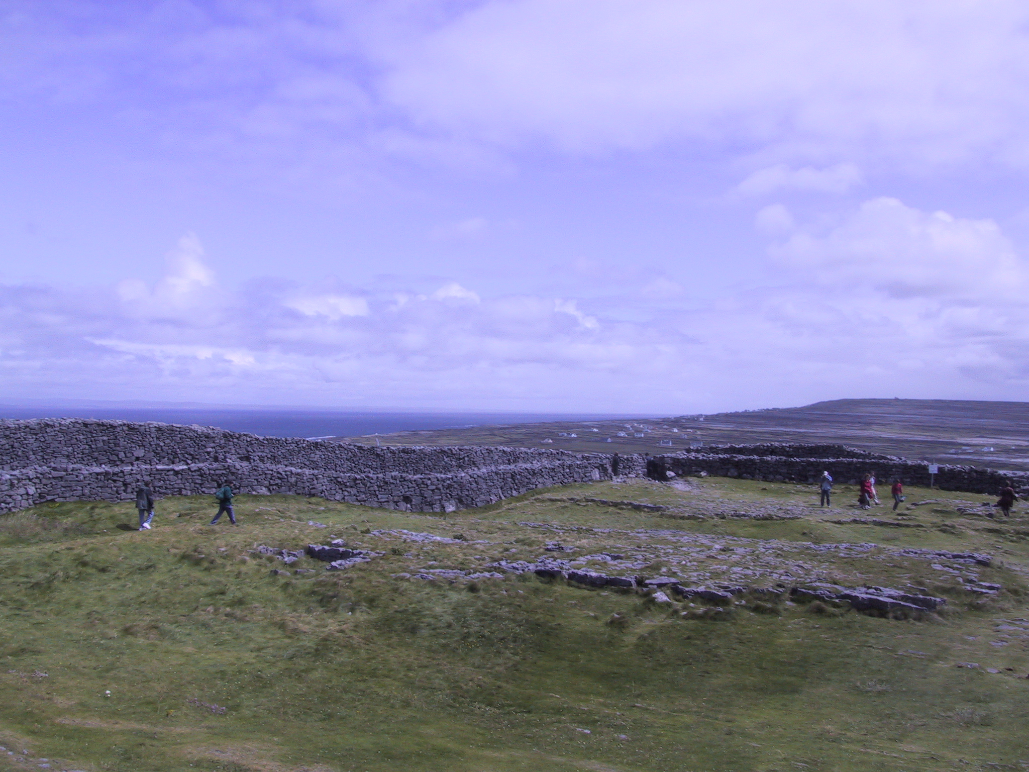 Dun Aengus tourists