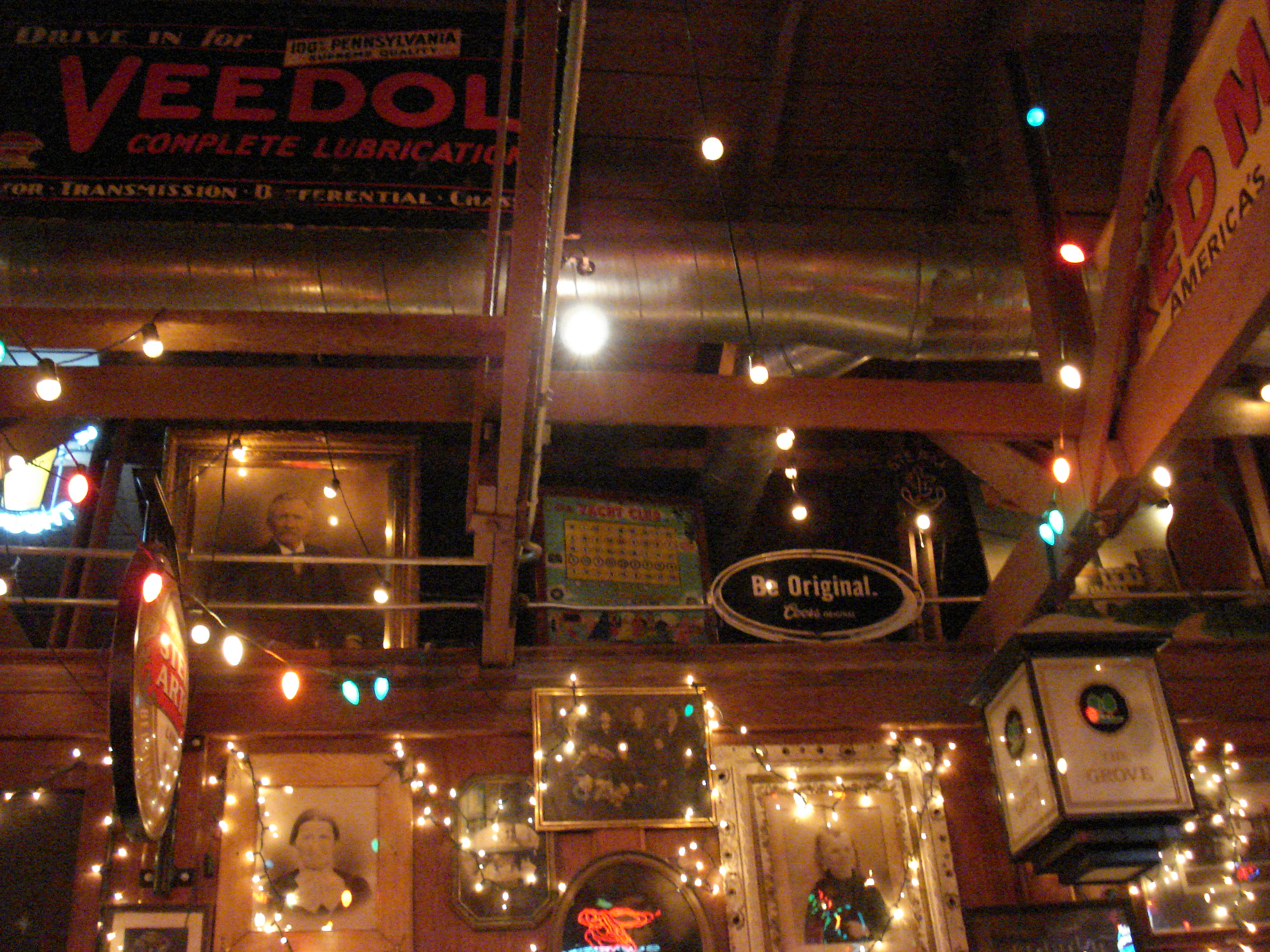 Heroes' ceiling