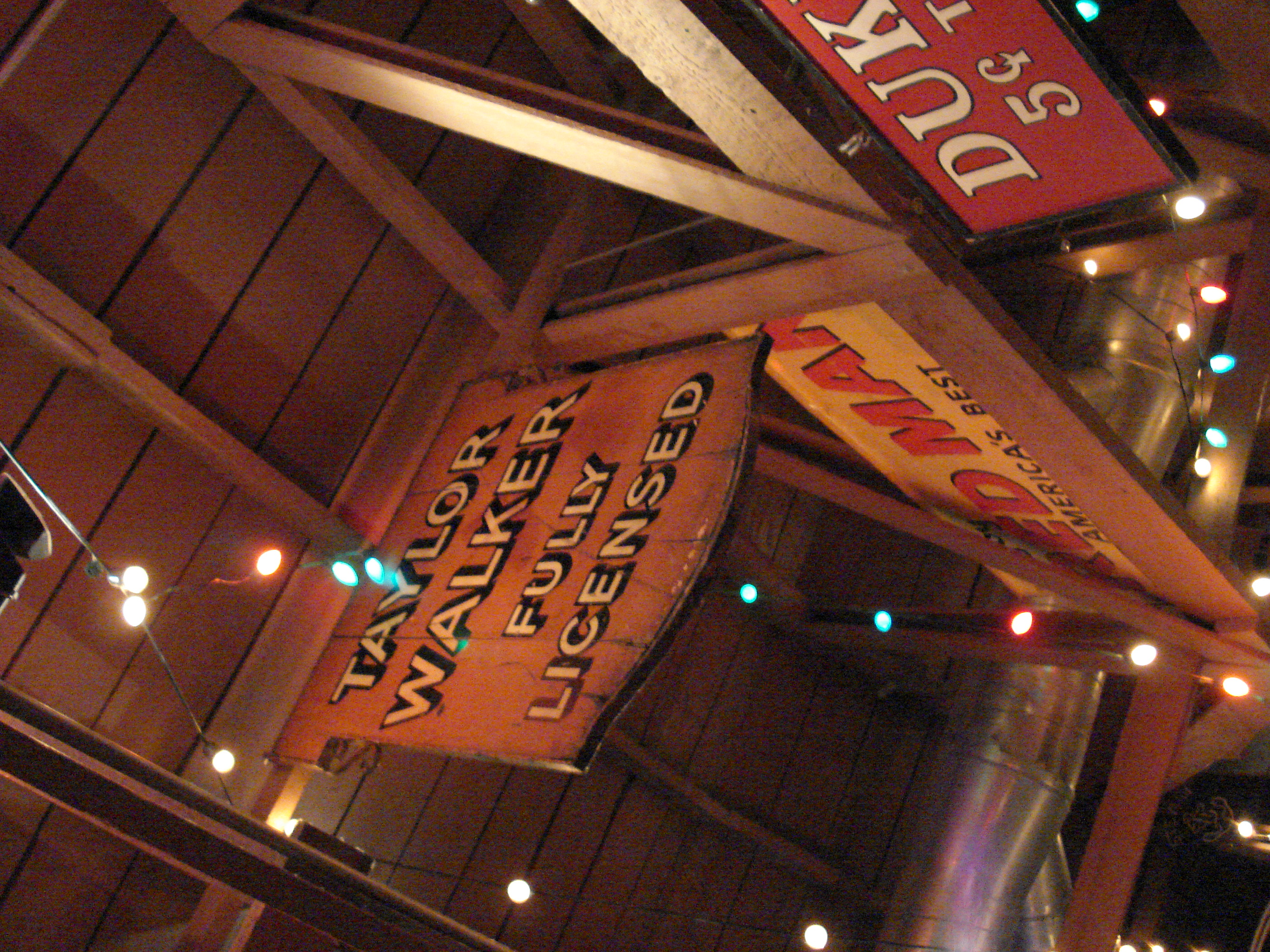 Heroes' ceiling