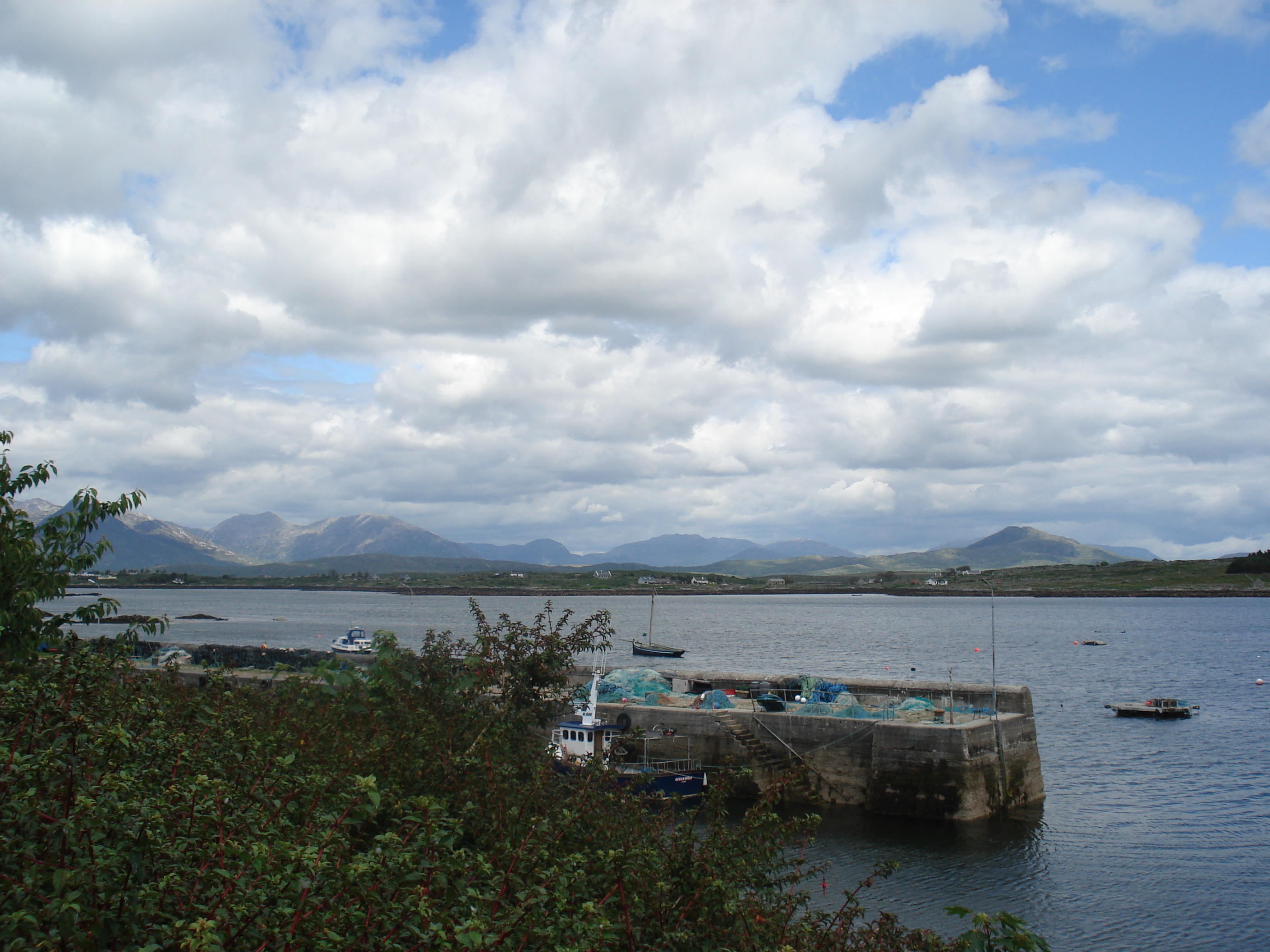 Roundstone harbor
