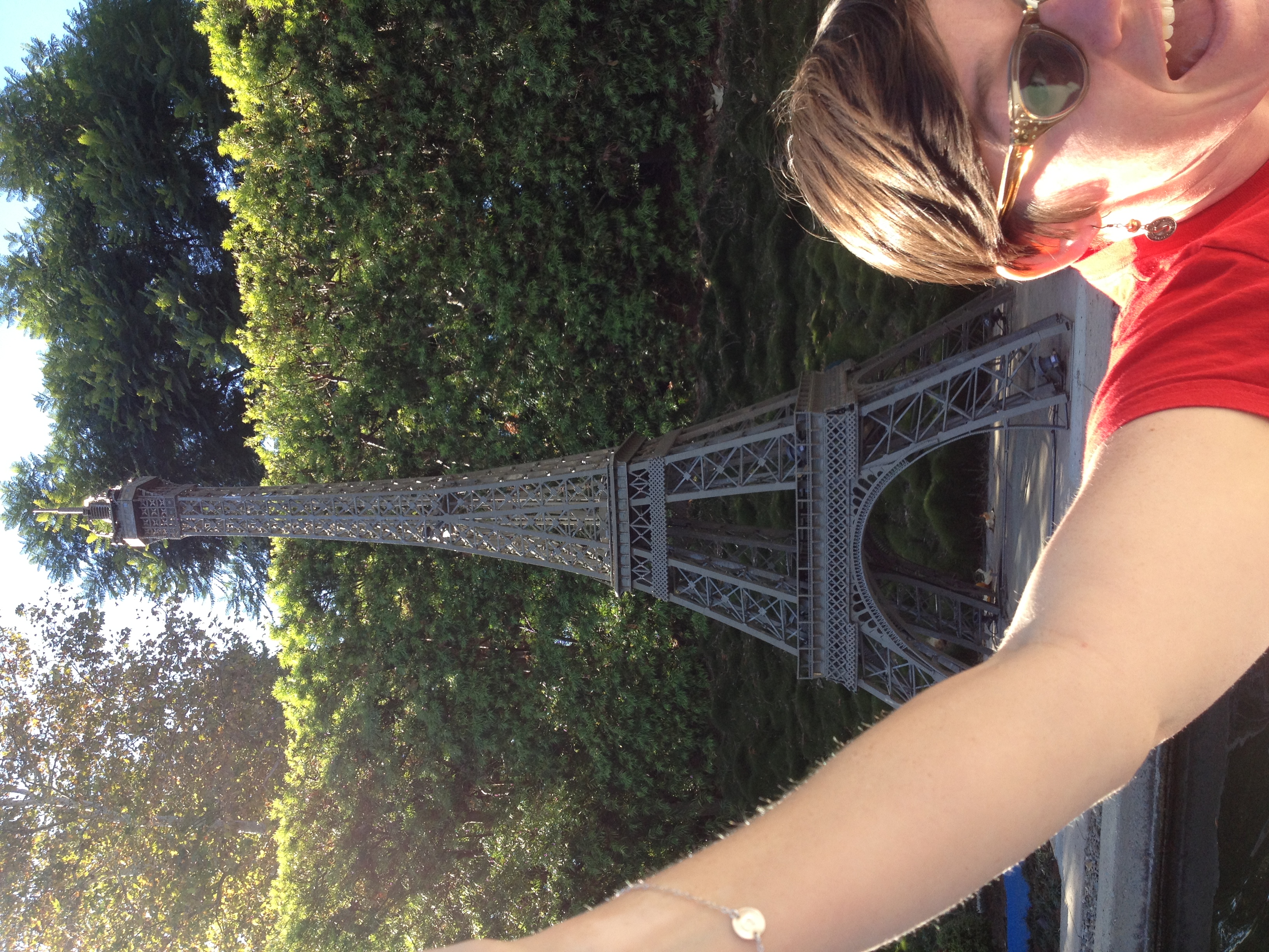 Recreating the standard Erin-with-the-Eiffel-Tower shot